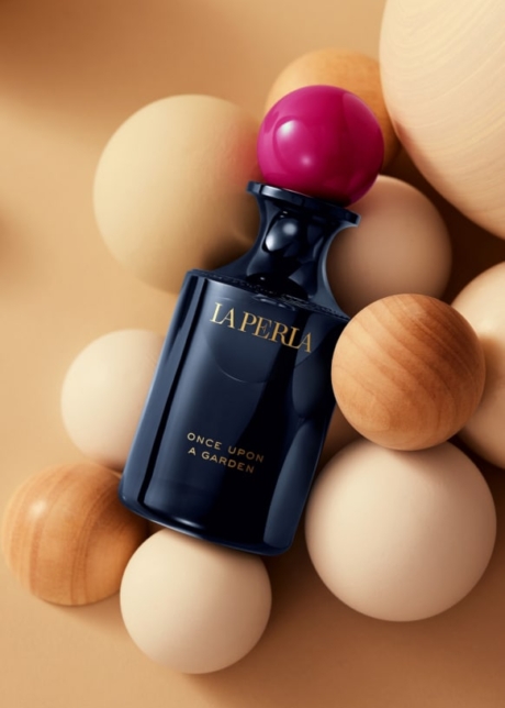 Cosmetic styling for Holt Renfrew La perla Fragance
