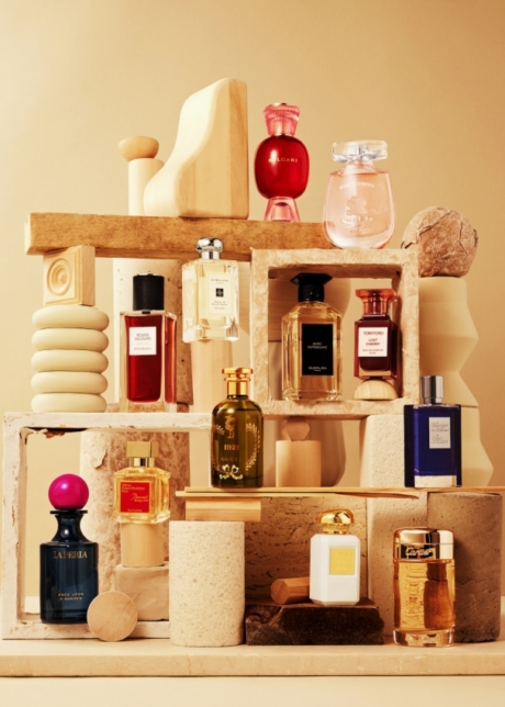 Cosmetic Styling for Holt Renfrew Fragances La perla Tom Ford Bvulgari