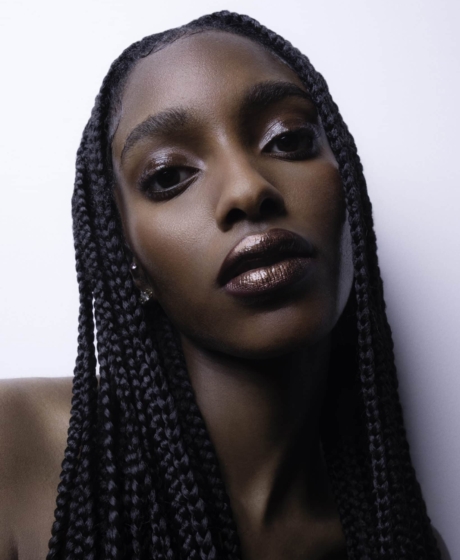 Abigail Williams beauty shot cooper shiny lip makeup