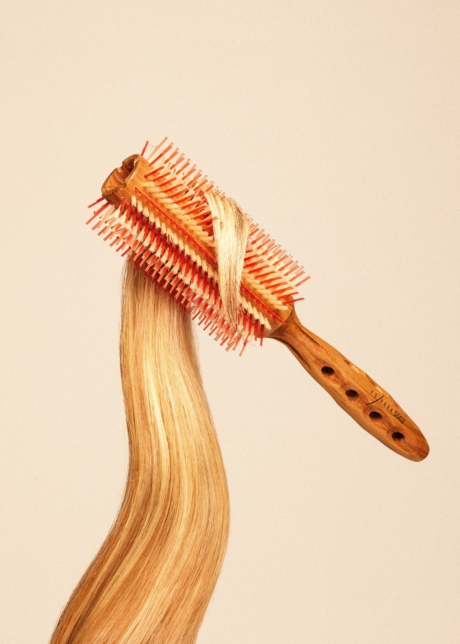 Beauty Creatives: Hair static and hair brush
