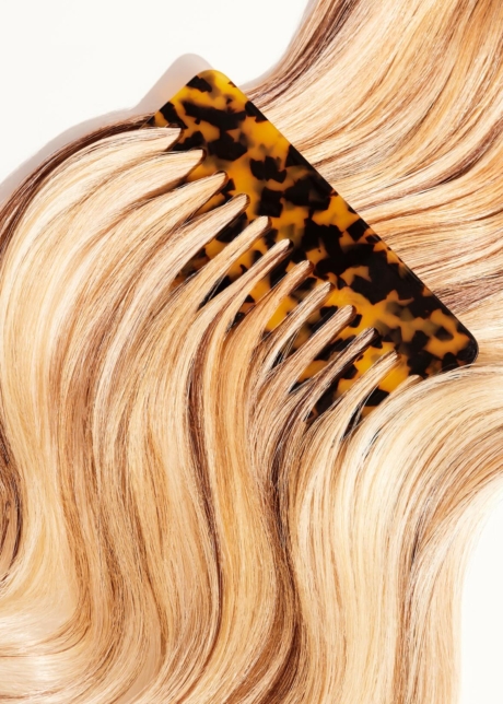 Beauty Creatives: Hair brushed by a comb